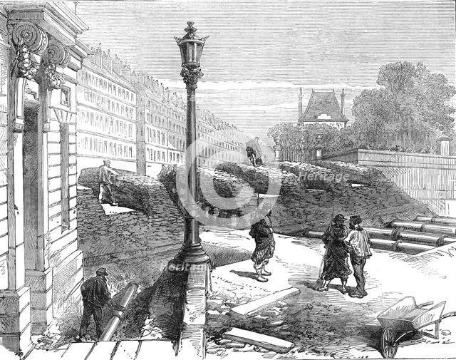 The French Siege of Paris: barricade at the end of the rue de Rivoli, Place de la Concorde, 1871. Creator: Unknown.