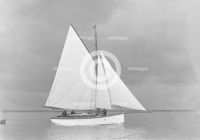 The gaff rig sailboat 'Bunty', 1921. Creator: Kirk & Sons of Cowes.