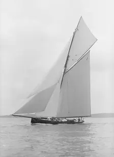 The gaff rigged cutter Bloodhound sailing close-hauled, 1913. Creator: Kirk & Sons of Cowes
