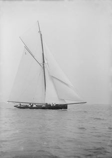 The gaff rigged cutter Bloodhound sailing close-hauled, 1913. Creator: Kirk & Sons of Cowes