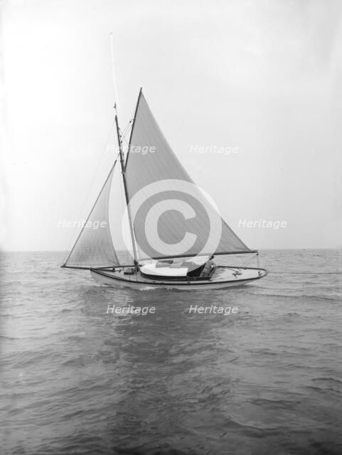 The gaff rigged yacht 'Nautilus', 1912. Creator: Kirk & Sons of Cowes.