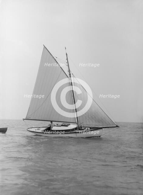 The gaff rigged yacht 'Nautilus', 1912. Creator: Kirk & Sons of Cowes.