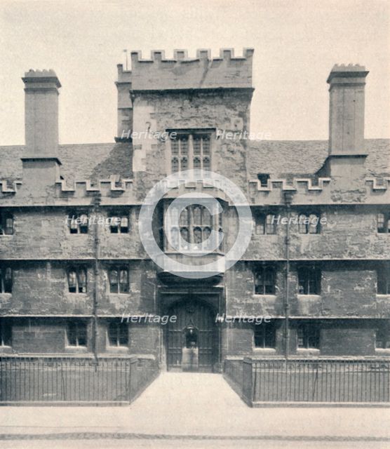 'The Gateway, Wadham College, Oxford', 1903. Artist: Unknown.