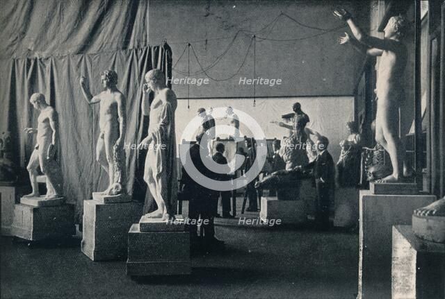 'The Glasgow School of Art, The Antique Room', c1900. Artist: Unknown.