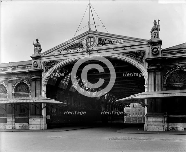 The grand entrance archway to Sir Horace Jones's new Smithfield Market, 1868. Artist: Bedford Lemere and Company