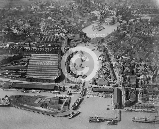 The Humber and Prince's Docks and environs, Kingston upon Hull, Humberside, 1925. Artist: Aerofilms.