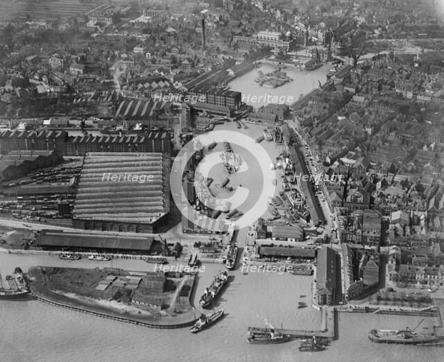 The Humber and Prince's Docks and environs, Kingston upon Hull, Humberside, 1925. Artist: Aerofilms.
