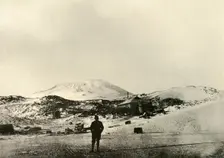 The Hut, with Mount Erebus in the Background, in the Autumn 1908, (1909)