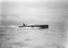 The hydroplane Brunhilde under way. Creator: Kirk & Sons of Cowes