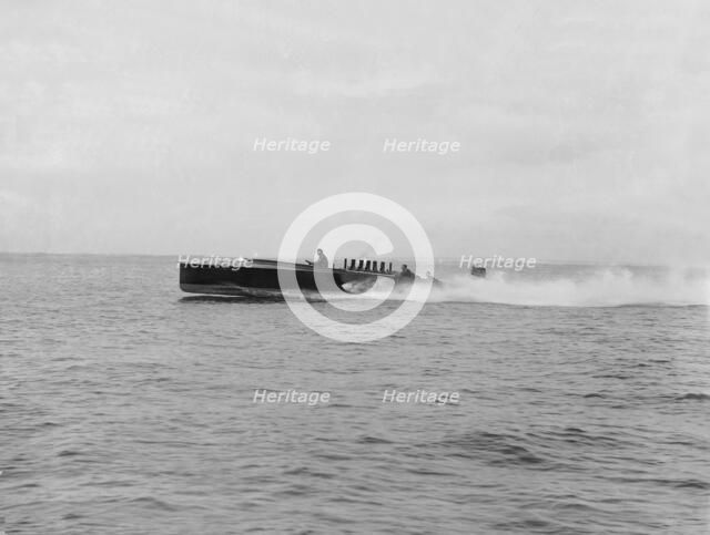 The hydroplane 'Maple Leaf IV', 1914. Creator: Kirk & Sons of Cowes.