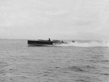 The hydroplane Maple Leaf IV 1914. Creator: Kirk & Sons of Cowes