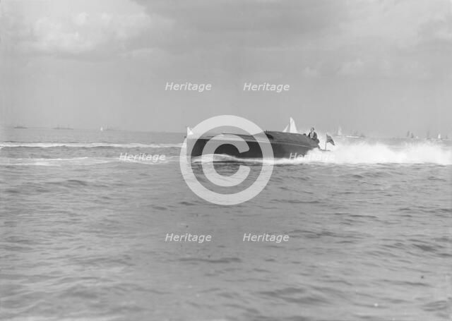 The hydroplane 'Maple Leaf IV', 1913. Creator: Kirk & Sons of Cowes.