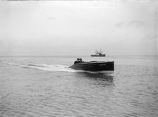 The hydroplane Vicuna III underway, 1913. Creator: Kirk & Sons of Cowes