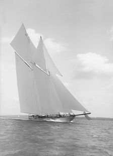 The handsome racing schooner Waterwitch 1911. Creator: Kirk & Sons of Cowes