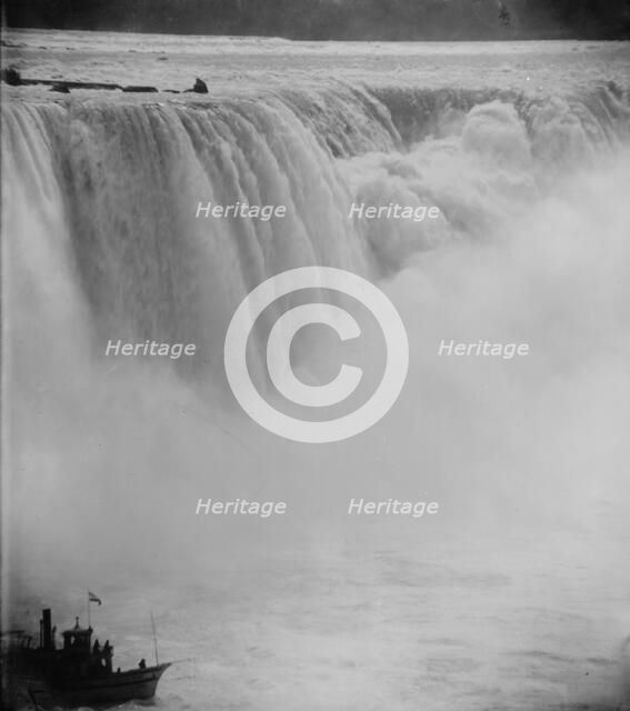 The Horseshoe Falls, Niagara, (1900?). Creator: Unknown.
