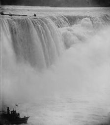 The Horseshoe Falls, Niagara, (1900?). Creator: Unknown