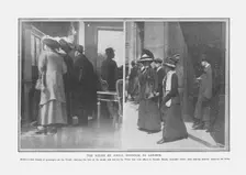 The Hours of Awful Suspense in London April 20, 1912. Creator: Unknown