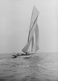 The International 10 Metre class sailing yacht Pampero 1913. Creator: Kirk & Sons of Cowes