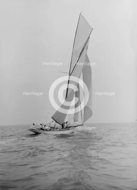 The International 10 Metre class sailing yacht 'Pampero', 1913. Creator: Kirk & Sons of Cowes.