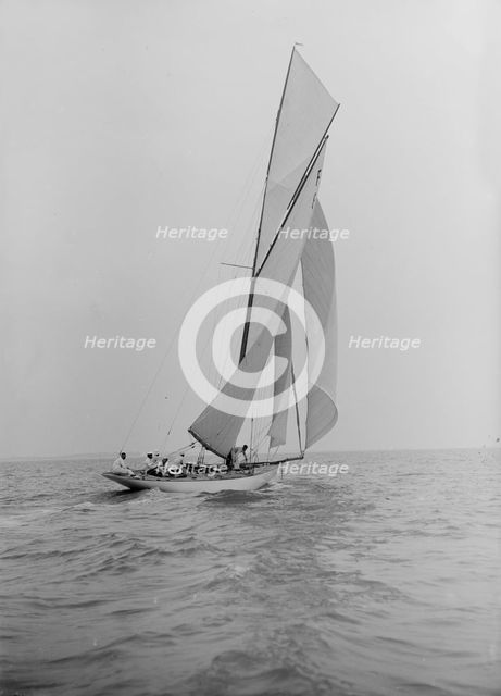 The International 10 Metre class sailing yacht 'Pampero', 1913. Creator: Kirk & Sons of Cowes.
