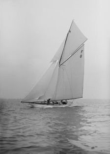 The International 10 Metre class Pampero (F8) sailing close-hauled, 1913. Creator: Kirk & Sons of Cowes