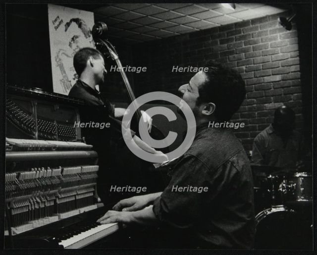 The Jonathan Gee Trio in concert at The Fairway, Welwyn Garden City, Hertfordshire, 7 February 1999. Artist: Denis Williams