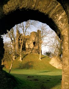 The keep seen through the arch, Longtown Castle, Herefordshire, 1992