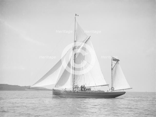 The ketch 'Apache' under sail, 1911. Creator: Kirk & Sons of Cowes.