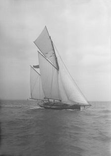 The ketch Corinda under sail. Creator: Kirk & Sons of Cowes
