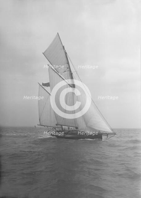 The ketch 'Corinda' under sail. Creator: Kirk & Sons of Cowes.