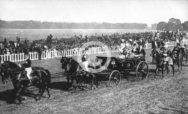 The king and queen arriving at the Leopardstown races, Dublin, July 1911, (1936). Artist: Unknown