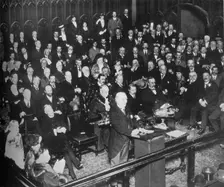 The launching of the War Loan 1915