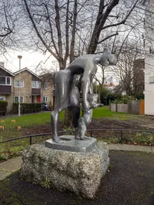 The Lesson sculpture by Franta Belsky, Bethnal Green, London, 2015. Artist: Chris Redgrave