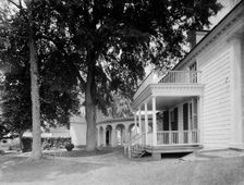 The Library piazza and the south colonnade, Mt. Vernon, Va., between 1900 and 1915. Creator: William H. Jackson