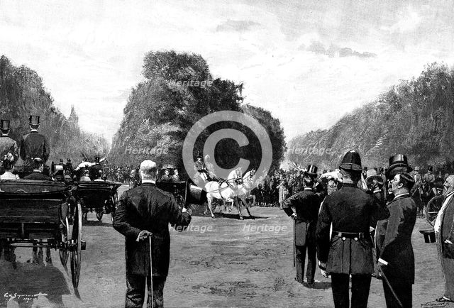 The London Season: in Hyde Park - waiting for the Shahzada, 1895. Creator: P Naumann.