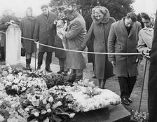 The public file past the grave of Sir Winston Churchill, Bladon, Oxfordshire, 1965. Creator: Unknown