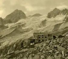 The Plauener Hütte and glacier, Zillergrund, Tyrol, Austria, c1935. Creator: Unknown