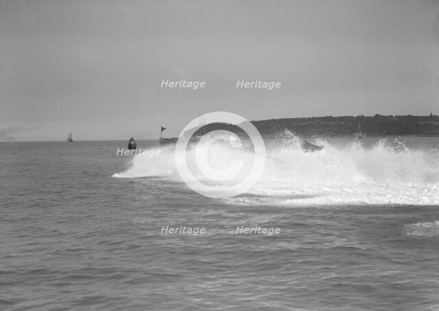 The power boat 'Maple-Leaf III' under way, 1911. Creator: Kirk & Sons of Cowes.