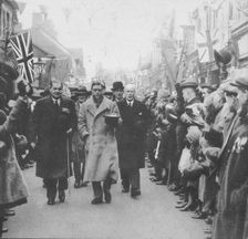 The Prince of Wales greeted by the people of Porth, Glamorgan, during a visit to Wales, 1932 (1936)