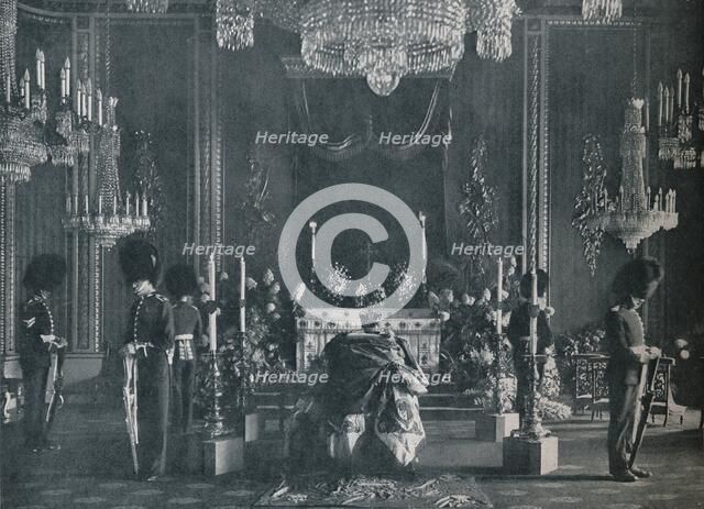 The private lying in state of King Edward VII, 1910 (1911). Creator: WS Stuart.