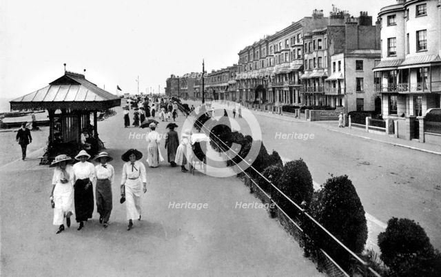 The promenade, West Worthing, West Sussex, early 20th century.Artist: Valentine & Sons