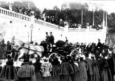 The Queen's Visit to the Riviera: arrival of the Royal Carriage...Cimiez, 1898. Creator: Unknown