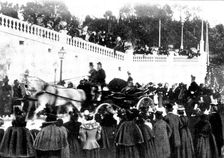 The Queen's Visit to the Riviera: arrival of the Royal Carriage...Cimiez, 1898. Creator: Unknown