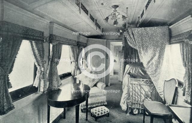 'The Queen's Carriage', 1922. Creator: Unknown.