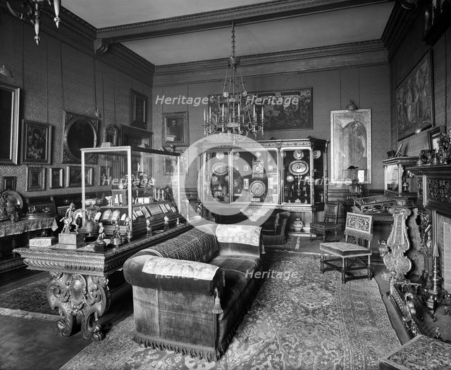 The Red Room, Bath House, Piccadilly, London, 1911. Artist: Henry Bedford Lemere.