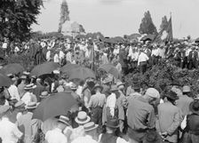 The reunion at "Bloody Angle" - Pickett's men in for[e]ground; Union men lined against wall, 1913. Creator: Bain News Service