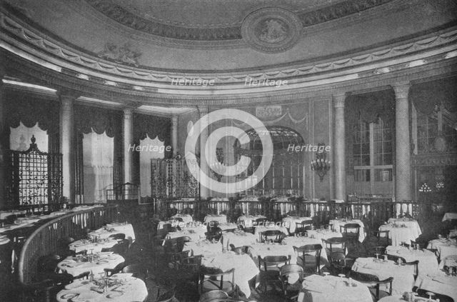 The Ritz Carlton Restaurant on board the ocean liner SS 'Leviathan', 1923. Artist: Unknown.