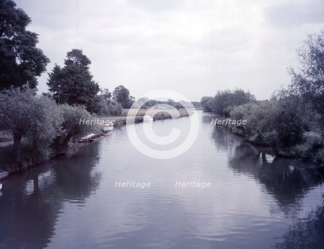 The River Thames at Newbridge, Oxfordshire, c1955. Creator: Arthur Charles Kirby Ware.