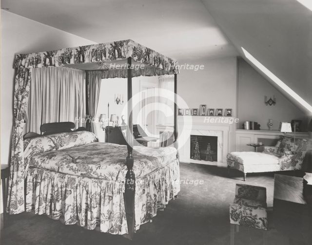 The Rocks, home of Mr. & Mrs. Pierre Gaillard - Bedrooml, between 1926 and 1950. Creator: Frances Benjamin Johnston.
