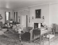 The Rocks, home of Mr. & Mrs. Pierre Gaillard - Living Room w / fireplace, between 1926 and 1950. Creator: Frances Benjamin Johnston